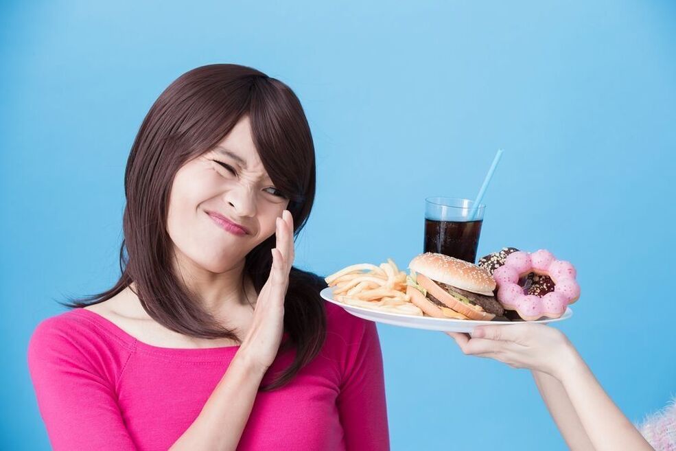 evitar alimentos poco saludables para bajar de peso
